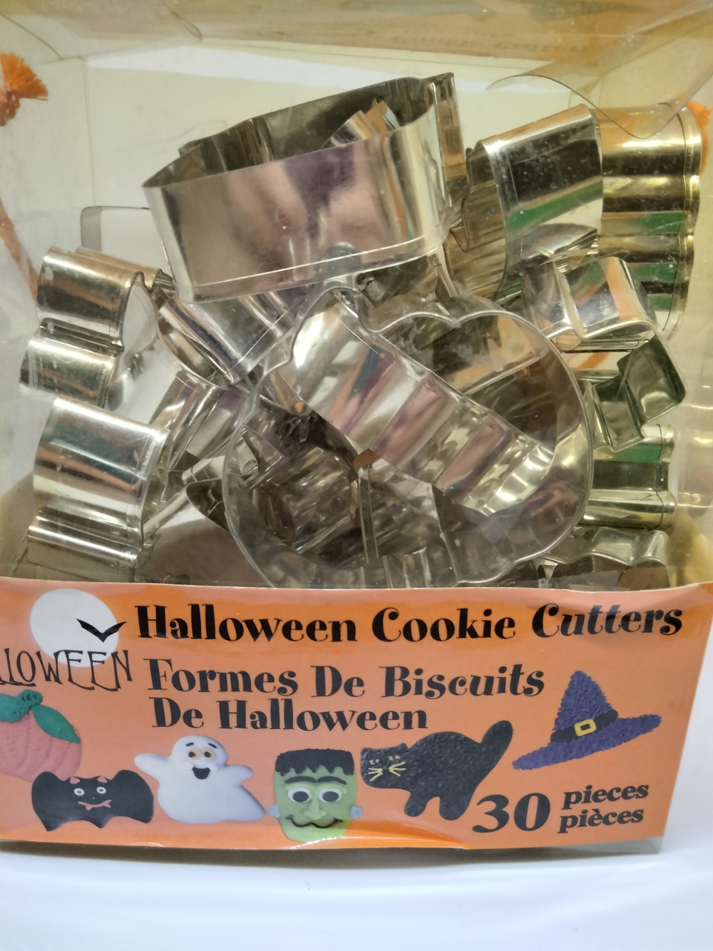 Halloween Cookie Cutters - Pumpkins, Ghosts, Cats, Bats Etc. -30-Piece Set